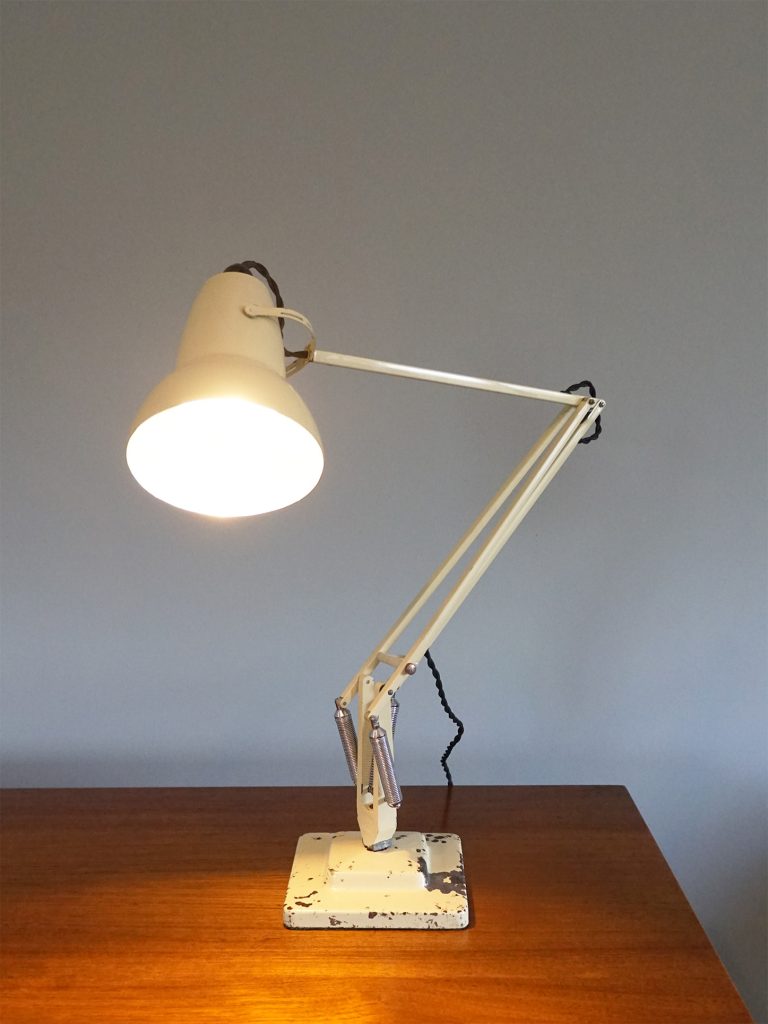 Anglepoise Model 1227 desk lamp
