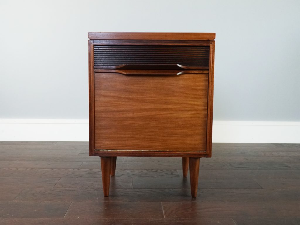 Reviving a Compact but Classic White & Newton Cabinet