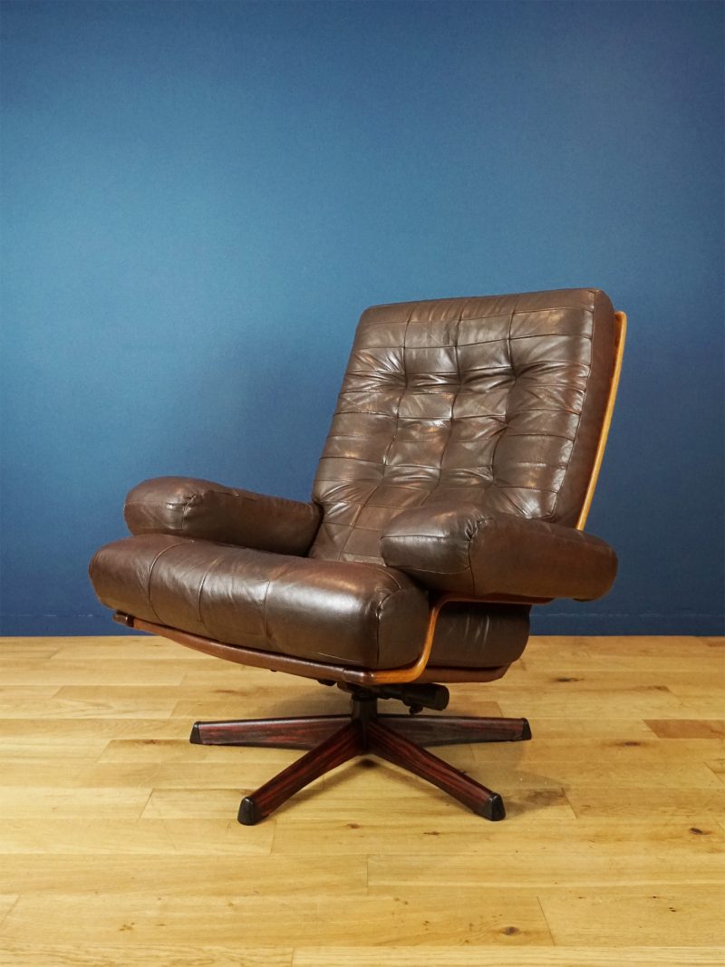 Göte Möbler High-Back Swivel Lounge Chair