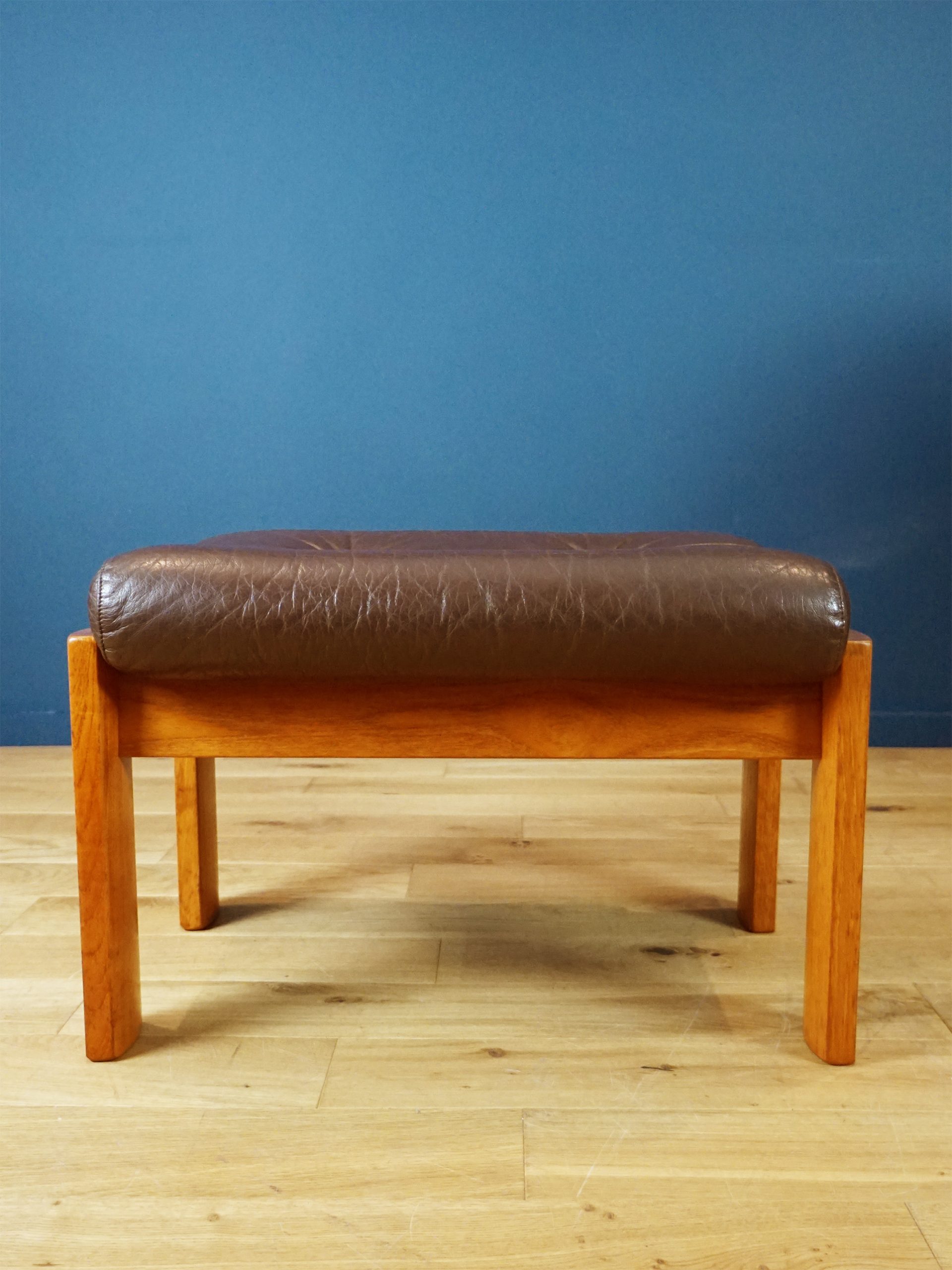Ekornes Amigo Footstool in Brown Leather and Teak, Norway 1970s - Image 2